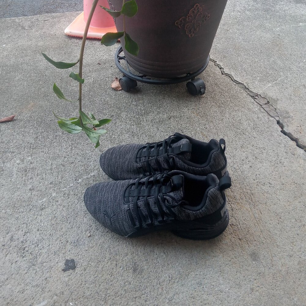 Size 8 Women's. Step Into Style Puma Sneakers Built for Comfort & Speed